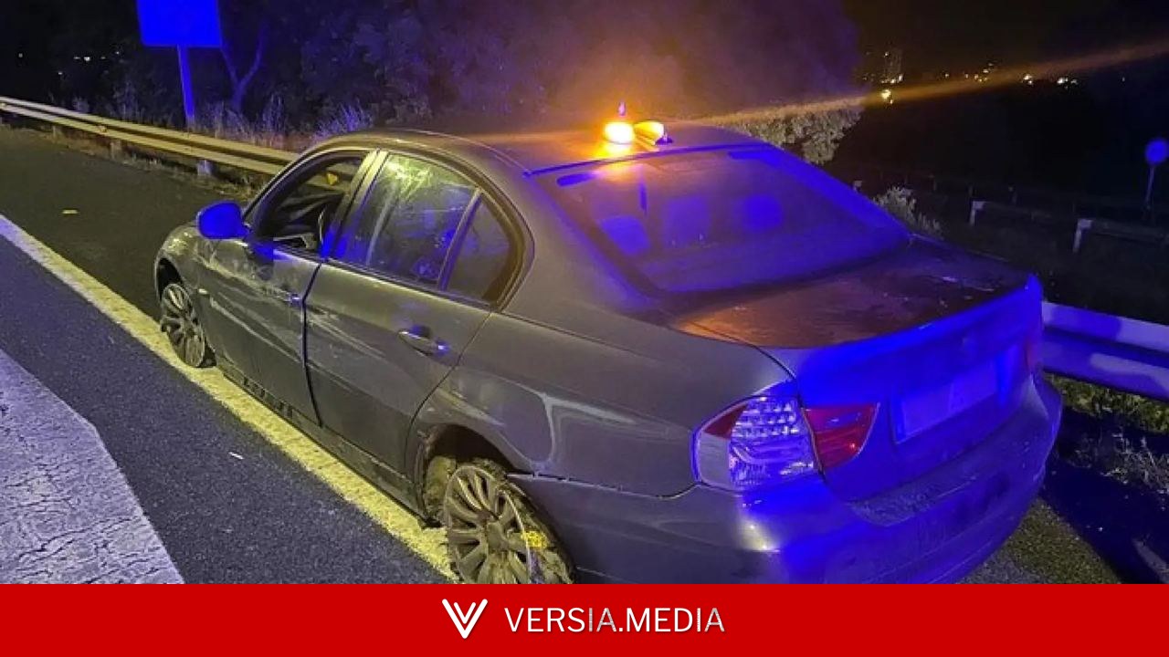 Los Mossos d'Esquadra detienen al conductor de un vehículo que circulaba sin dos ruedas