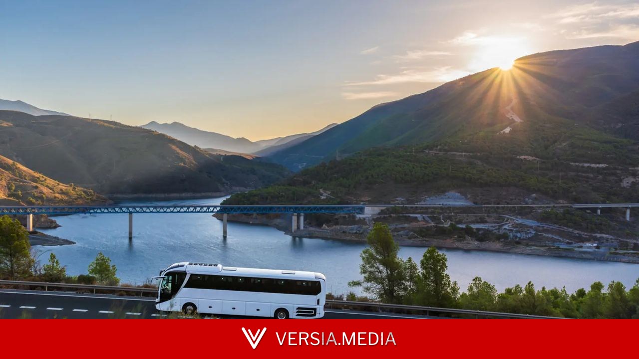 Transportes anuncia rebajas en el precio del viaje en autobús del 22 % de media en 600 rutas y casi 2.300 paradas