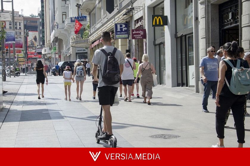 La DGT se pone seria con los patinetes eléctricos: nuevas multas de hasta 1.000 euros por un error muy común