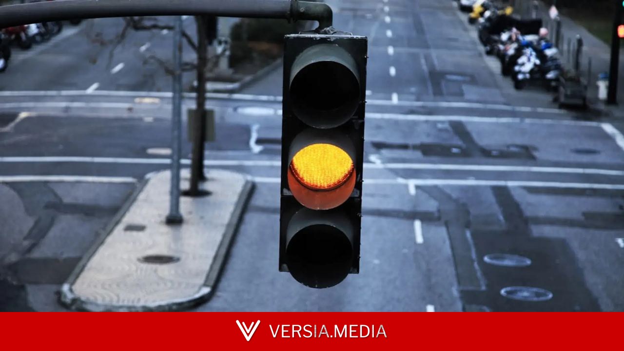 El Gobierno actualiza la normativa en vías urbanas y los conductores tendrán que adaptarse a cambios sustanciales en los semáforos