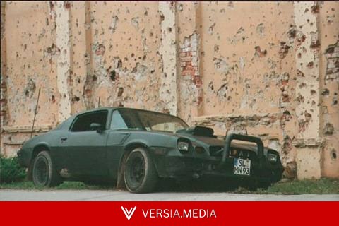 Un Camaro blindado, pintura antirradar y esquivar a la muerte: la historia del 'Rambo de Dios' en la guerra de Bosnia
