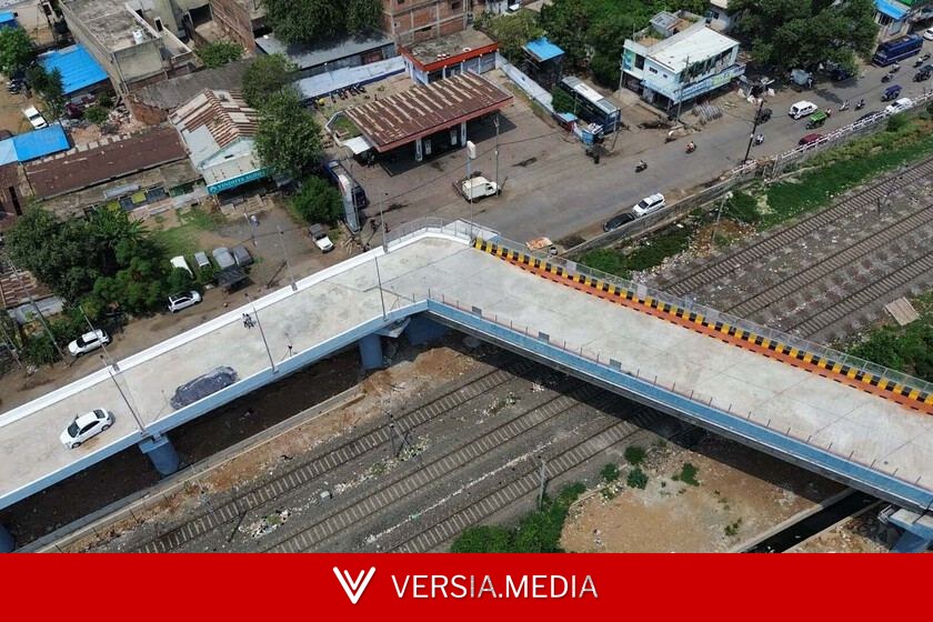 Siete ingenieros públicos construyeron un puente con una curva imposible: parecía un ángulo recto. Acabaron en la calle